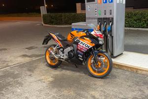 Honda cbr 125 r repsol