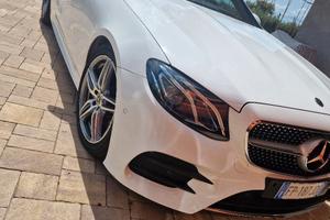 MERCEDES CLASSE E 220D AMG ESTERNO INTERNO 