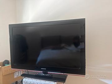 TV Samsung 40” Full HD + telecomando