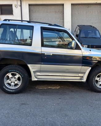 Mitsubishi Pajero 2.5 TDI Metal-top S.S. GLS Targe