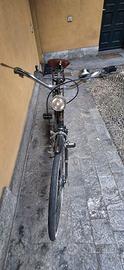 bici da uomo nera marca raleigh royal roadstar