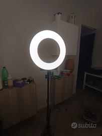 Ring Light EEKOTO 18” con treppiede e custodia
