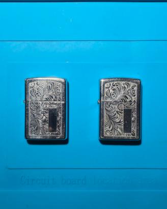 Coppia Accendini Zippo "Venetian" Vintage 1994