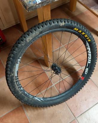 Materiale vario MTB enduro downhill. 