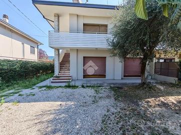 PORZIONE DI BIFAMILIARE A GODEGA DI SANT'URBANO