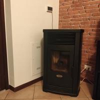 stufa a pellet SIDEROS  con display Laminox