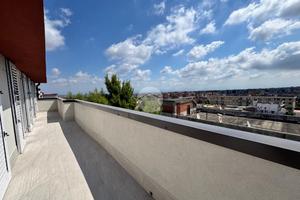 4 LOCALI A MARANO DI NAPOLI