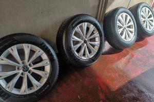 Cerchi originali VW raggio 17  + gomme m+s kleber 
