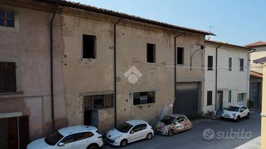 MAGAZZINO A VECCHIANO