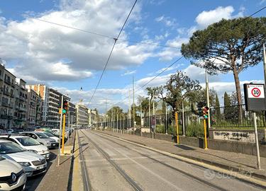 2 LOCALI A NAPOLI