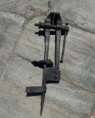 Morsa a gambo d’epoca in ferro