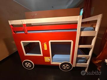Letto a castello -camion dei pompieri