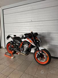 Duke 890r