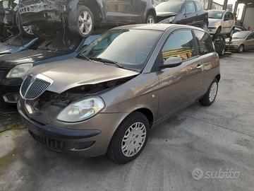 LANCIA YPSILON 2004