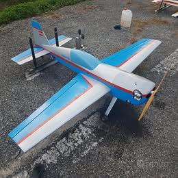 aeromodello RC - EXTRA 300