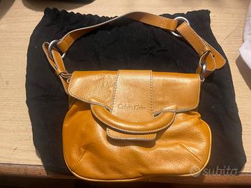 Borsa pochette Calvin Klein pelle marrone chiaro