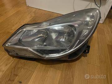 Faro anteriore opel corsa D
