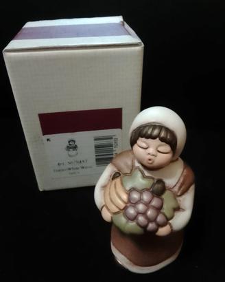 Thun - Presepe classico - Donna con cesto di frutt