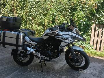 moto Benelli trk 502x