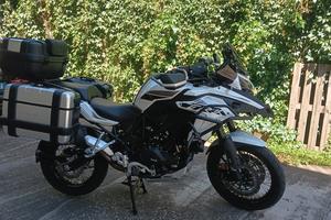 moto Benelli trk 502x