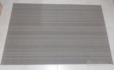 Tappeto grigio
