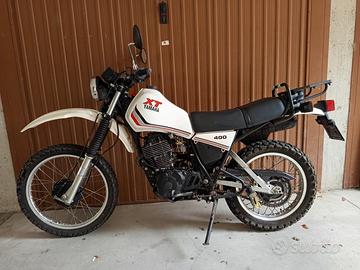 Yamaha XT 400 con iscrizione registro storico