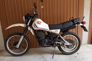 Yamaha XT 400 con iscrizione registro storico