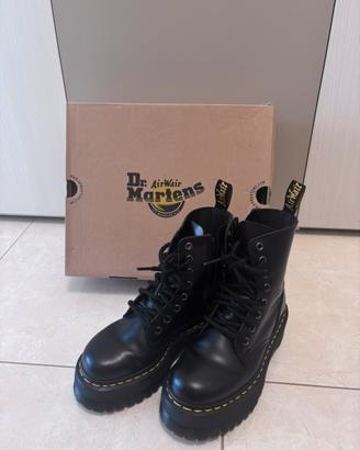Dr. Martens Jadon