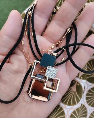 Collana lunga da donna con ciondolo geometrico di