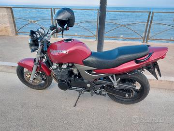 kawasaki zr750