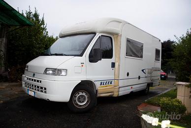 Camper semi integrale Sleek 541 Elnagh