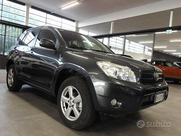 TOYOTA - RAV4 - 2.2 D-4D 136CV Sol