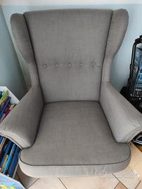 poltrona Ikea strandmon grigia