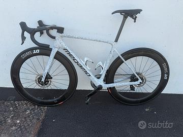 Bici da corsa carbonio Megamo dtswiss elettronico