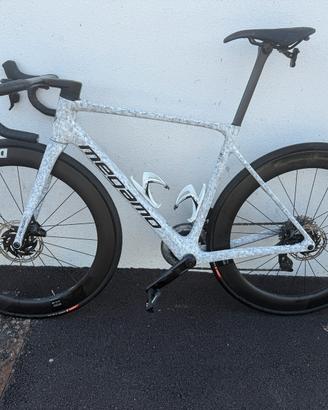 Bici da corsa carbonio Megamo dtswiss elettronico