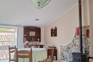 Casa su tre livelli nel centro storico di Mammola