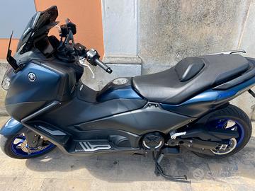 Yamaha tmax 560