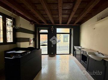 NEGOZIO A VERONA