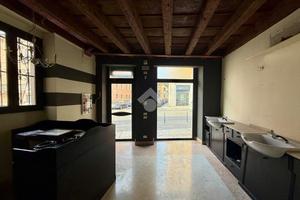 NEGOZIO A VERONA