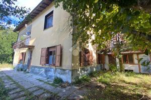 4 LOCALI A TORRIGLIA