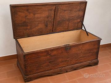 Cassapanca antica in legno massello