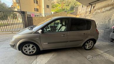 Auto Renault scenic
