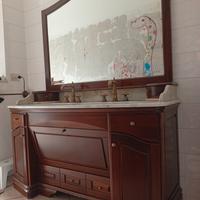 mobile in legno massello per bagno 