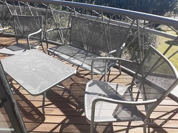 tavolo+ panca e sedie in ferro