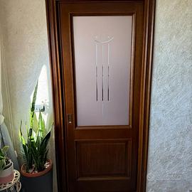 Porta a scrigno noce con vetro opaco 210x80x10 cm