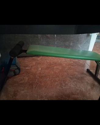 Panca, pesi e tapettino