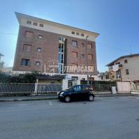 2 LOCALI CON TERRAZZINO BOX E CANTINA!