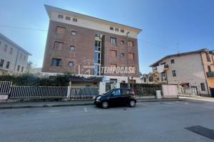 2 LOCALI CON TERRAZZINO BOX E CANTINA!