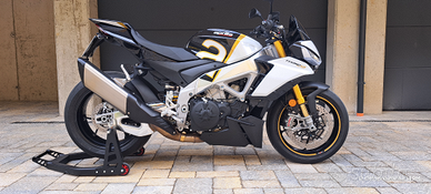 Aprilia tuono v4 1100 factory