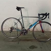 Bici da corsa cube carbonio 